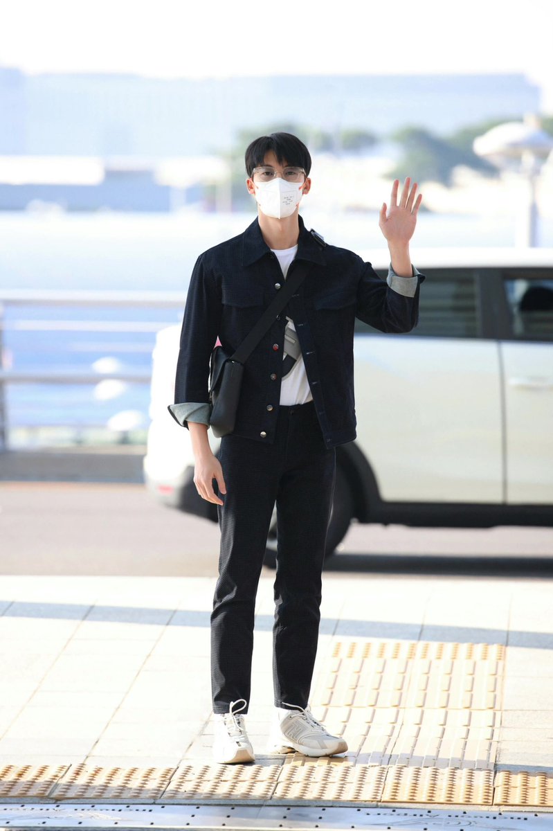 광한이 오로라 업댓 X FENDI
자연광에서도 빛이 나는구나❤️

#许光汉 #許光漢 #허광한