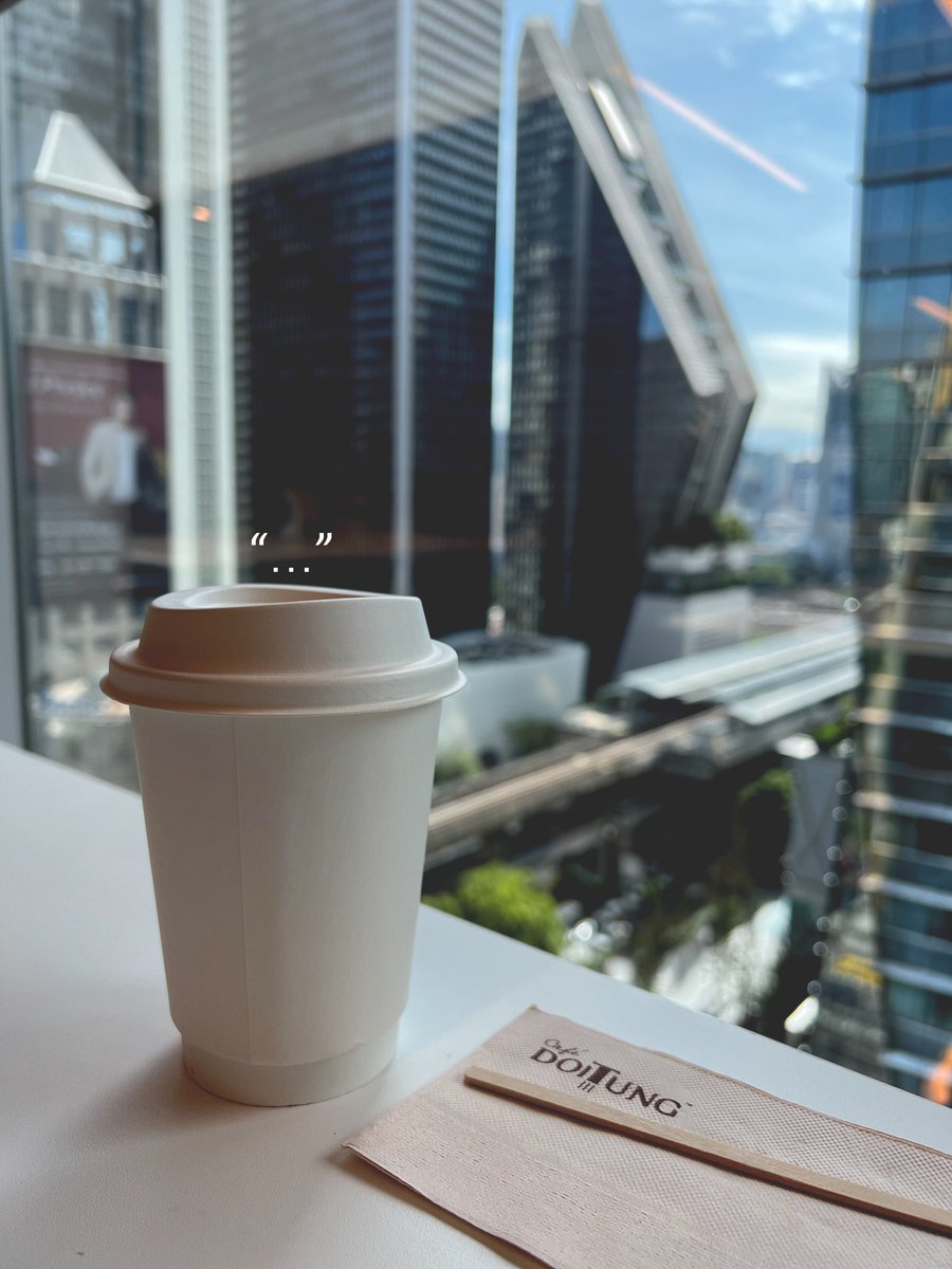 theworkingstory's tweet photo. ชีวิตการทำงาน กลับมาวุ่นวาย เหมือนเดิม หลังจาก wfh มานาน 

#เริ่มเบื่องาน #เริ่มเบื่อความวุ่นวาย #ทำงานคือการเอาชีวิตให้รอดไปวันๆ #คนทำงาน #หนุ่มออฟฟิศ #เรียลทํางาน #กาแฟแก้วโปรด #กาแฟ #ฝนตก #รถติด #ชีวิตคนกรุงเทพ https://t.co/CN1bojEqZF