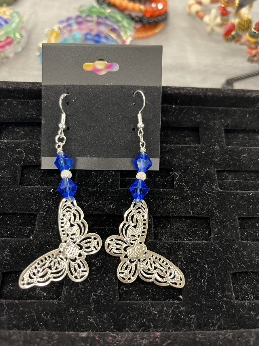 3cheather's tweet photo. Custom earrings https://t.co/rVqAmdOQBJ