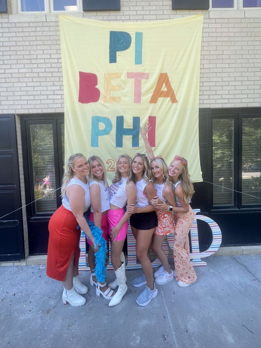 #wingitwednesday <a href="/piphiatksu/">Pi Beta Phi</a>