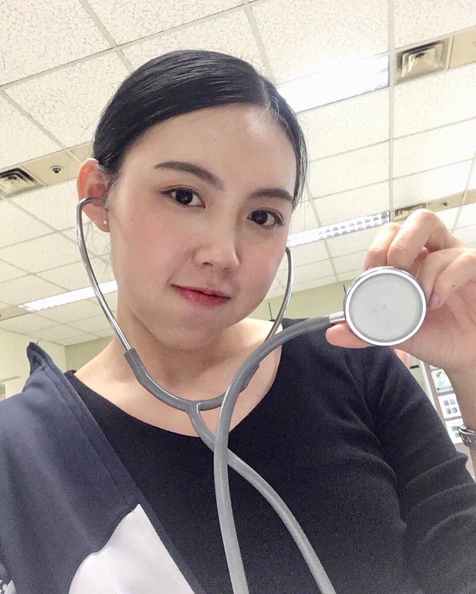 ViphaPim's tweet photo. ฟังเสืยงใจที่มันเตั้นรัว เพราะยังไม่รู้ตัวว่าโสด อิอิ https://t.co/lUdcbRRocg