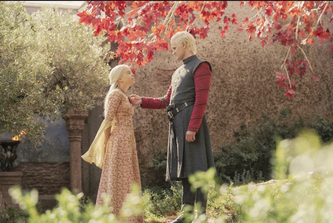 New image from episode 4 of House Of The Dragon 📸

#HouseoftheDragon #MillyAlcock