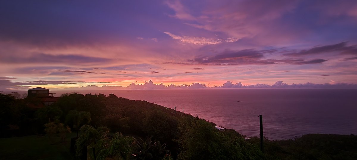 rs_rockcity's tweet photo. @11thHour @StaceyPlaskett Thank you for having our rep @StaceyPlaskett on tonight, and also remembering the 2 CAT5 'canes #Irmaria 5 years ago this week. #VISTRONG (pic from this past Monday after TS Earl rolled through the USVI). https://t.co/74bcwQdyrh