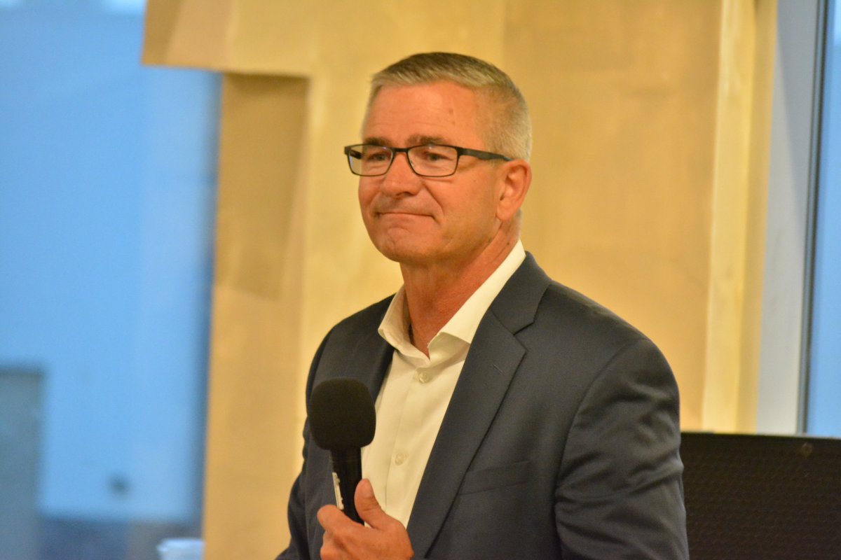 CrossBorderPod's tweet photo. UCP Leadership Candidate @ToewsforAlberta was in North East Calgary Wednesday Night. He met with locals and spoke on a range of issues. #ableg #abpoli #ucpleader https://t.co/2T69QfB7mX
