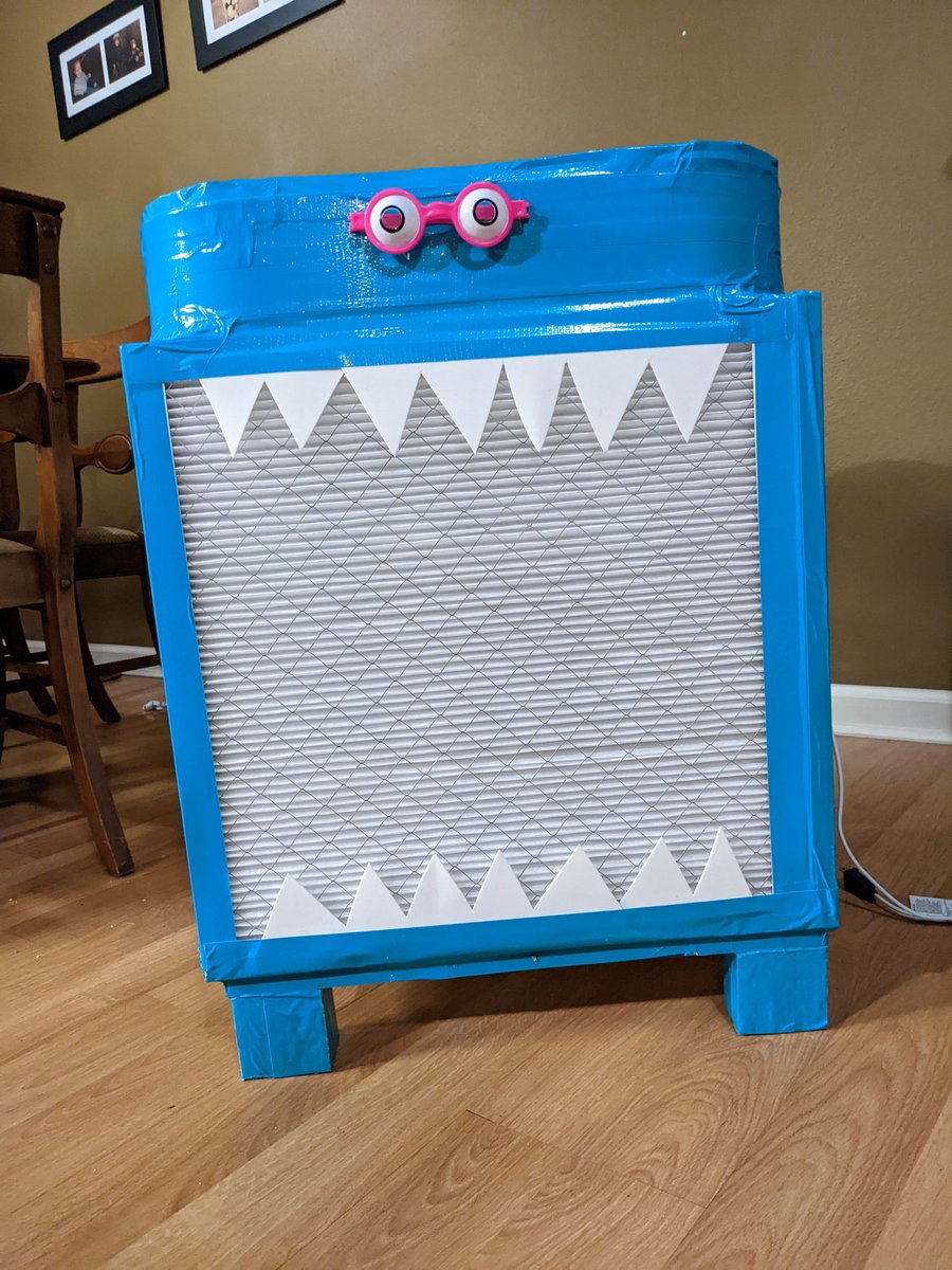 Kiddo's teacher gave the ok for a #CorsiRosenthalBox and I had to make it look cute!