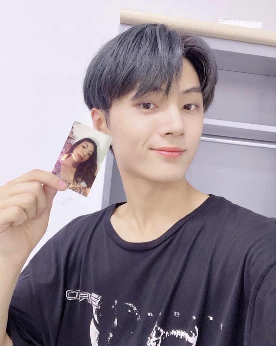 ka1zzn's tweet photo. he’s def a seah magnet 🧲

#ENSD #ENGENESelcaDay #JAY #ENHYPEN_JAY #ENHYPEN @ENHYPEN_members https://t.co/TY6BYo4or0