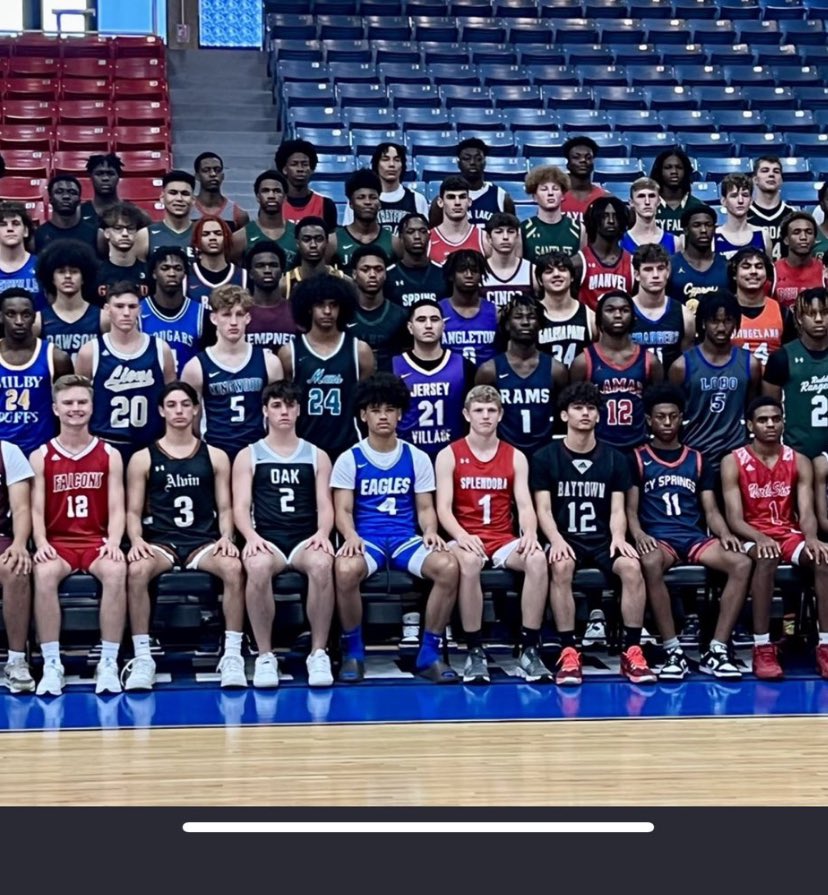 Adrian Cortez <a href="/andycor11020977/">Adrian Cortez,</a> breaking in our new away uniforms at <a href="/HABCA_/">Houston Area Basketball Coaches Association</a>  photo shoot! @HoopsJv