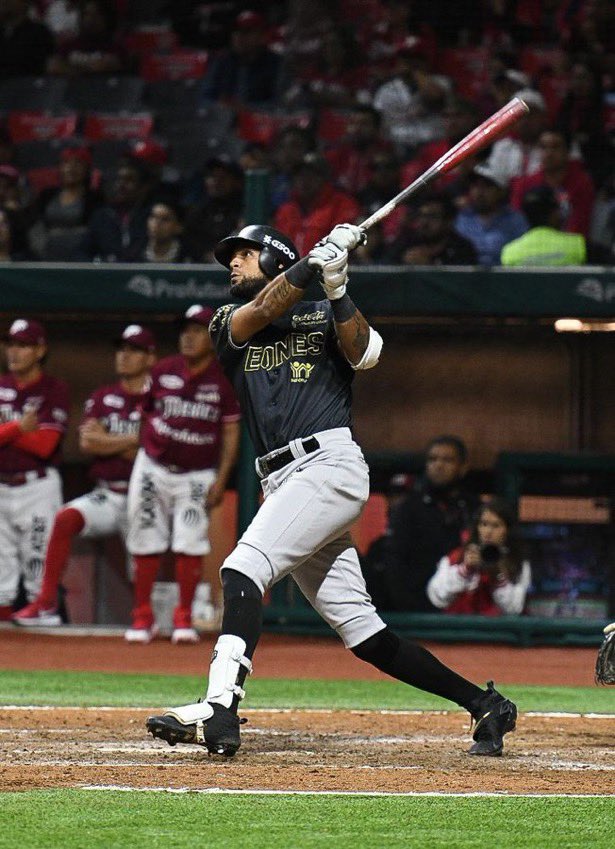 EsTiempoDeBeis's tweet photo. #EsTiempoDeBeisbol y los
@leonesdeyucatan empataron la #FinalDelSur 3-3 al vencer a
@DiablosRojosMX por pizarra de 21-18 en 10 entradas. Luis Juárez de 7-5, 2 HR y 6 CP, José Martínez 4-2, 1 HR y 4 CP, Cristhian Adames de 6-3, 4 CP
Mañana 7mo y decisivo
https://t.co/dT1tBt4YFC https://t.co/53fjaTUYgT