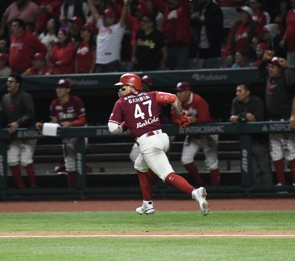 EsTiempoDeBeis's tweet photo. #EsTiempoDeBeisbol y los
@leonesdeyucatan empataron la #FinalDelSur 3-3 al vencer a
@DiablosRojosMX por pizarra de 21-18 en 10 entradas. Luis Juárez de 7-5, 2 HR y 6 CP, José Martínez 4-2, 1 HR y 4 CP, Cristhian Adames de 6-3, 4 CP
Mañana 7mo y decisivo
https://t.co/dT1tBt4YFC https://t.co/53fjaTUYgT