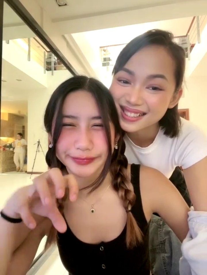 bloomviewpoint's tweet photo. cutie ng hambebes namin 🐨🐰
HUHUHUH 😭😍

#BINI @BINI_ph https://t.co/zrzJz6gcvs