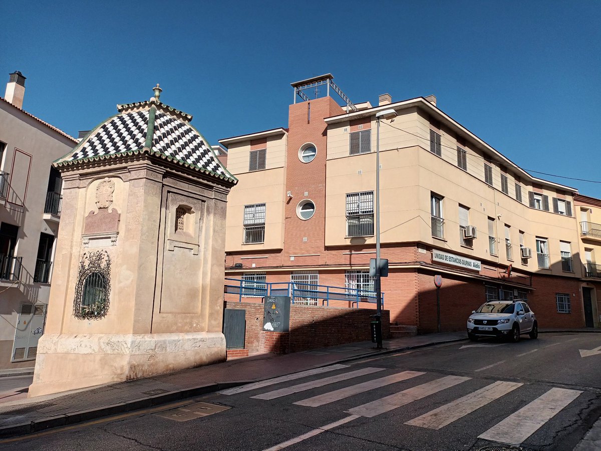 Viviendas, Locales y Aparcamientos en c/ Carrera de Capuchinos  (Málaga).
Arquitecto: Demófilo Peláez Postigo.