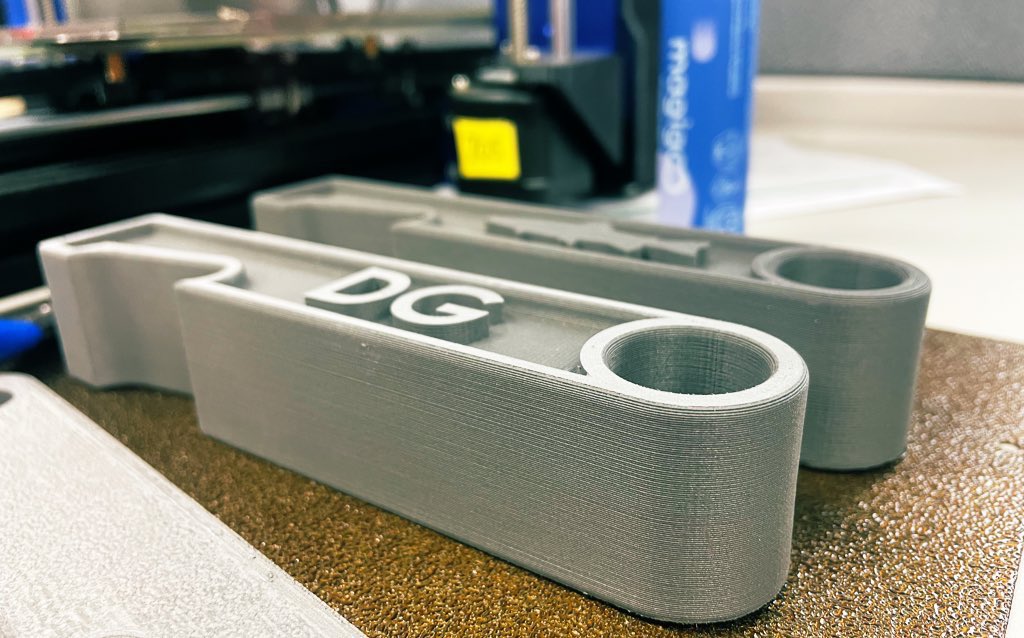 DGaylord3D's tweet photo. Metal - dig it🤘🏽
@BASF_ForwardAM #Ultrafuse 17-4PH
Green parts Are turning out clean.
Next step: Sintering. https://t.co/v04wptPbOD