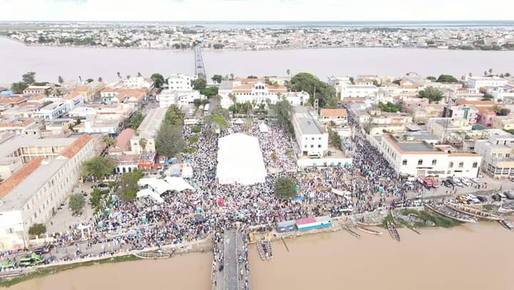 biteyesa's tweet photo. Magal 2 rakaas à Saint-Louis du Sénégal sur la Place Baya Ndar.
Jeureujeuf Serigne Touba.
📷: Junior Massow Ka https://t.co/BkUykksdJo