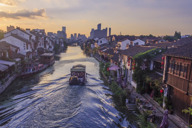 GoJiangsu's tweet photo. The Fourth Grand Canal Culture and Tourism Expo will be held in #Suzhou, #Jiangsu province from Sept 22 to 25. Academics and experts will discuss how to protect the cultural legacy of the canal, while exhibitions and canal night tours will be on offer to visitors! #GrandCanalInJS https://t.co/F7uNxLSz95