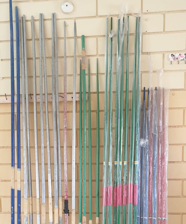 بجهود يشكر عليها معلم الرياضة المدرسية الأستاذ / خميس المنذري حيث قام  بتوفير  كل ما يحتاجه طلبة المدرسة من أدوات  في مادة الرياضه المدرسيه من أجل تفعيل كل أنشطة ومسابقات المادة على مستوى المدرسة أو الولاية او المحافظة التعليمية فشكرا على هذه الجهود الطيبة.
#مدارسنا_مستقبل_واعد