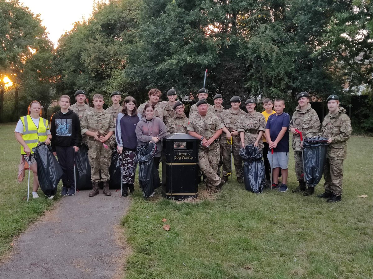 MexboroughNN's tweet photo. I was supported by the Mexborough Cadets on Monday and we cleared 12 bags of litter from our wonderful town. Get in touch if you can help #Mexborough @MyDoncaster @DeltaTheLaurel @LordGibbons @BuildingEmpress @dearnevalleypdc https://t.co/pQ55h45kZ7
