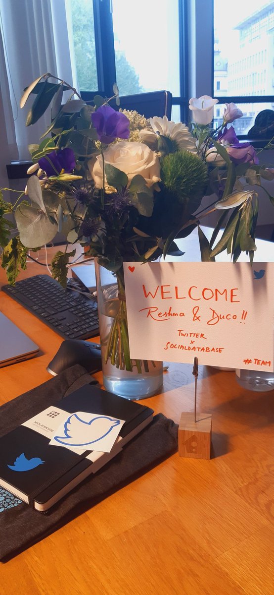 resh_remesh's tweet photo. Hooray🥳 It finally happened, @MySocialData met the @Twitter Germany team in person. Thank you all for making our visit lovely 🌸
#TwitterxSocialdatabase https://t.co/iuZWxrv6mX
