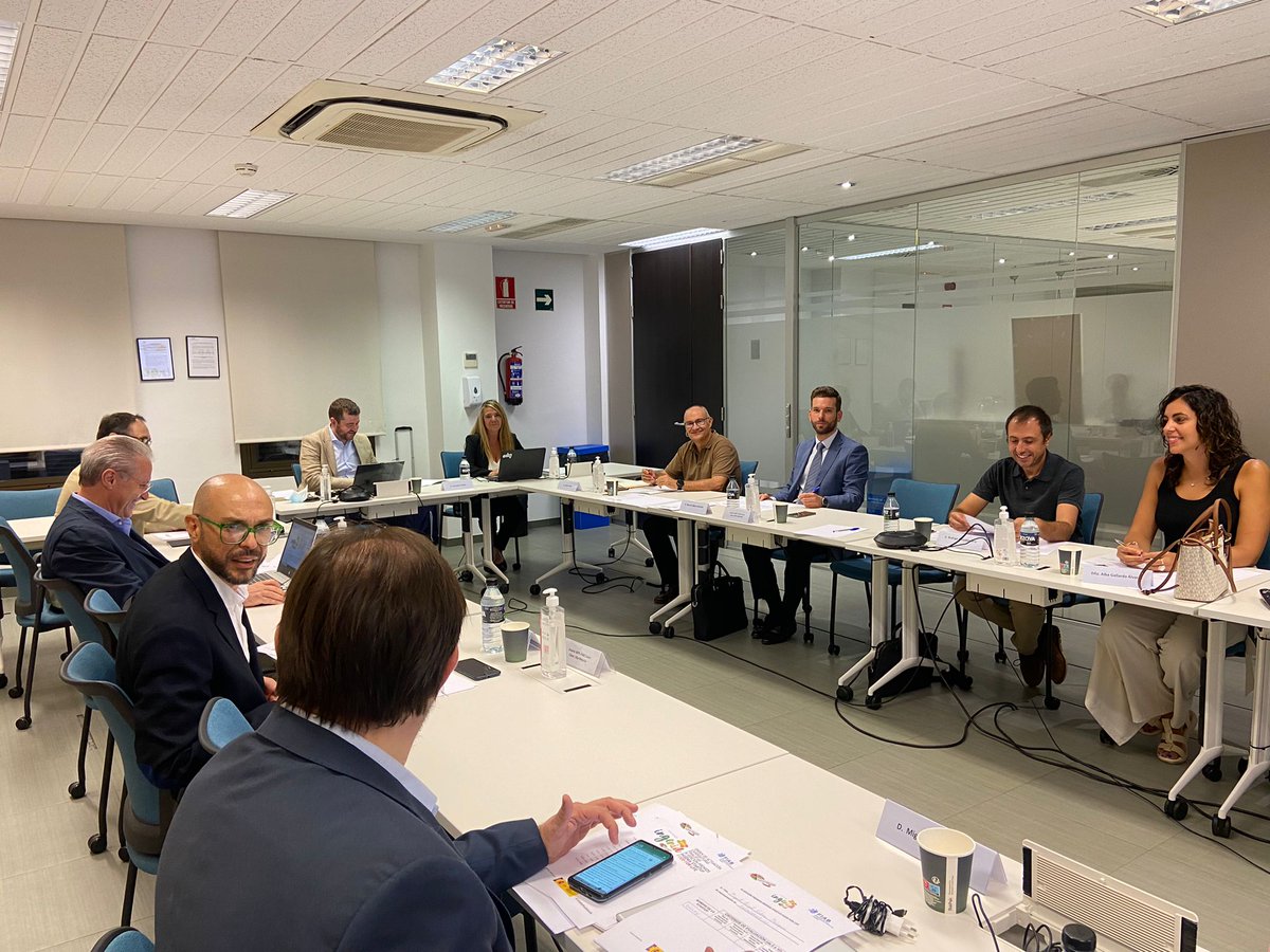 ¡Oro, Plata y Bronce para la innovación y el emprendimiento empresarial! Comienza la reunión del jurado de la cuarta edición de los Premios Ingenia Startup donde se seleccionarán los tres proyectos finalistas de este año.