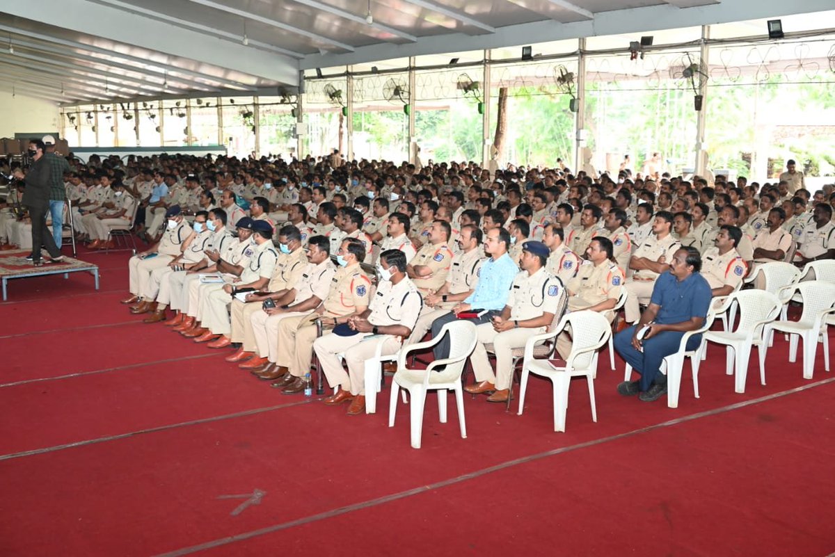 MalkajgiriCop's tweet photo. In view of #Ganesh_Immersion #CP_Rachakonda Sri #Mahesh_Bhagwat_IPS briefed the officials &amp; #PolicePersonnel who have come for #bandobust at Kothakapu Yadava reddy Gardens at Karmanghat. #Addl_CP, @DCPLBNagar, #DCP_Crimes, #DCP_RoadSafety and #Addl_DCP participated. https://t.co/y8U4nejtJr