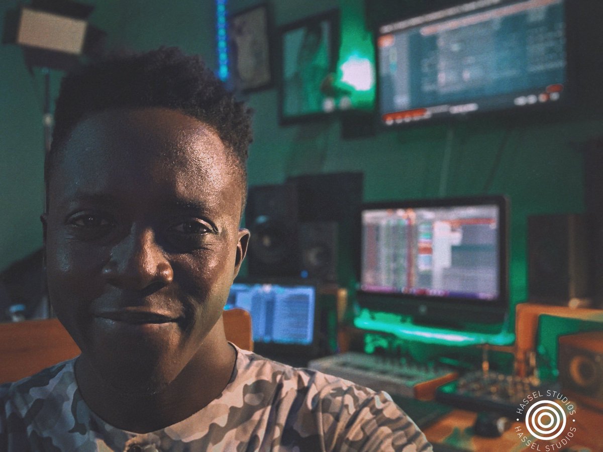 HasselStudios's tweet photo. Motivated today, tomorrow and ever after ⚡️..

Great sounds are coming 

#music #musicproducer #jimmyhassel #Lagos https://t.co/ofFZ6MIolt