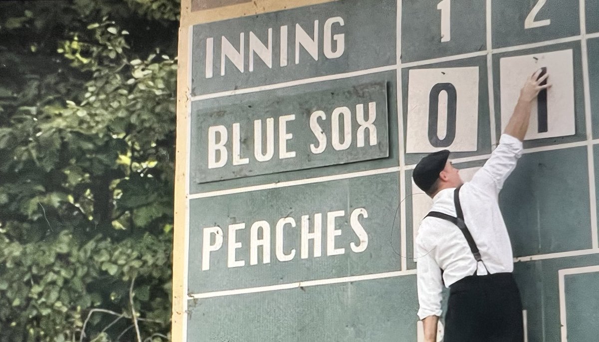 iainfarnsworth's tweet photo. @johnaugust Anachronistic typography https://t.co/tiN6Qg78jJ