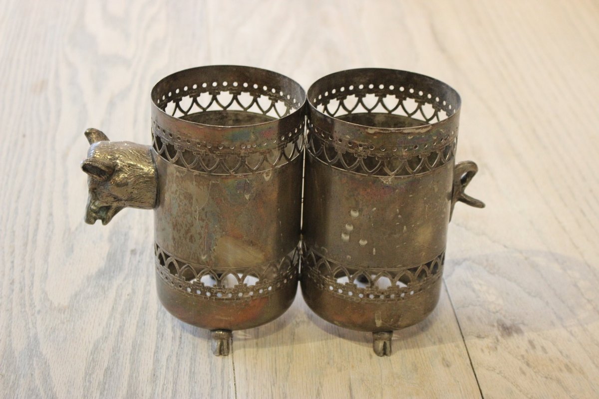 Stylish Mid 20th Century Spanish Silver Plated Bottle Holder

bit.ly/3D5QeXc

#bottleholder #antiquebottleholder #decorativeantiques #homedecor #design