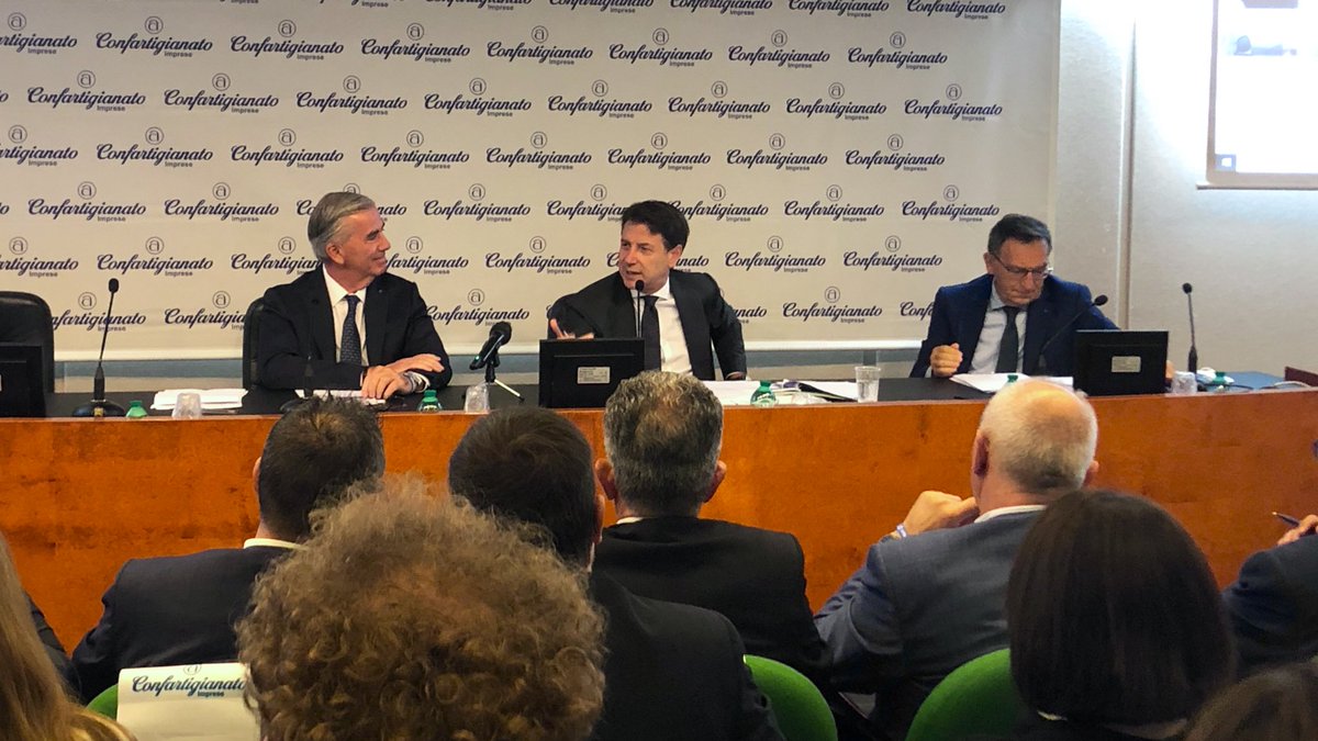 confartigianato's tweet photo. Il Presidente @Mov5Stelle @GiuseppeConteIT a confronto con #Confartigianato: “#Italia ha filiere uniche al mondo da sostenere e rilanciare, l’unico modo di abbassare la #pressionefiscale è riuscire a far pagare meno ma a tutti. Il lockdown ha accelerato #digitalizzazione #pa” https://t.co/2HcMRmK3JH