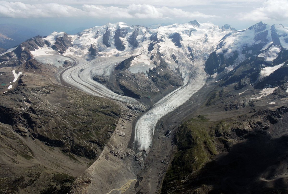 PGDynes's tweet image. Almost all of the world's glaciers are in retreat. The stability of the Holocene period is over. 2022 was the 35th year in a row that glaciers tracked by the World Glacier Monitoring Service lost rather than gained ice.