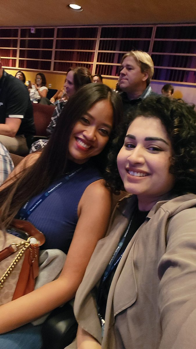 With the lovely <a href="/LexyTelan/">Lexy</a> at <a href="/productschool/">Product School</a> #Productcon who is an aspiring #productmanager and ICU Nurse ! Love how diverse women in tech can be! 💜💫