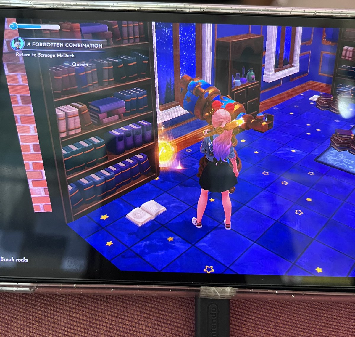 I can't pick it up #DisneyDreamlightValley