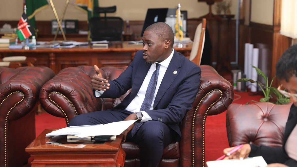 SakajaJohnson's tweet photo. Great discussions this morning with the Chairman of the @NSE_PLC @KipronoKittony and the CEO @g_odundo together with my team. The Nairobi Securities Exchange is a key partner with whom we must position Nairobi as Africa’s economic and financial hub. https://t.co/rH2eCQ97p3