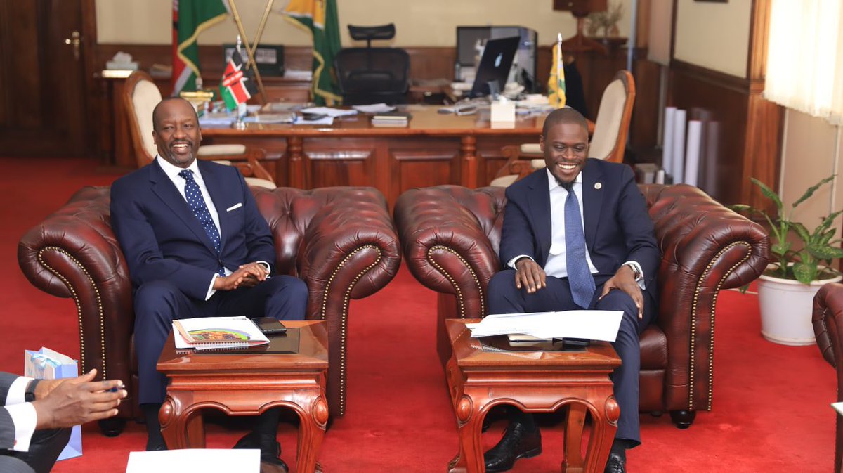 SakajaJohnson's tweet photo. Great discussions this morning with the Chairman of the @NSE_PLC @KipronoKittony and the CEO @g_odundo together with my team. The Nairobi Securities Exchange is a key partner with whom we must position Nairobi as Africa’s economic and financial hub. https://t.co/rH2eCQ97p3