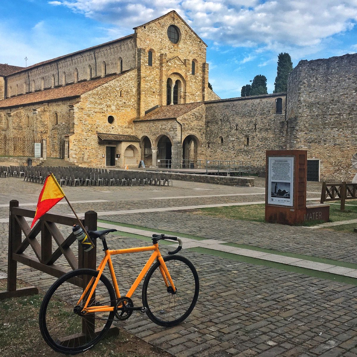 davide_tommasin's tweet photo. ❤️ Questa è Piazza Capitolo, #Aquileia, punto di partenza ed arrivo della #Ride4Tigray
100km disegnando il Tigray in #FVG per raccogliere donazioni come aiuto concreto x i +22mesi di catastrofe umanitaria dimenticata dal 🌍 in #Tigray, stato regionale settentrionale in Etiopia🇪🇹 https://t.co/yj8d6mQOtM