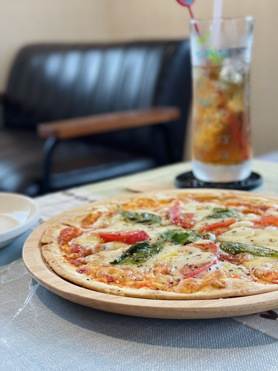 ririritammy2011's tweet photo. 3日前インターンシップがあり最終日だった今日、我が子の食欲が旺盛でびっくり！緊張とけてホッとしたのもあるのかな😊お疲れ様✨
秋をイメージした新モクテルも登場‼️さっぱりした甘さで美味しかったです😋寄り道して帰宅しました😊  #bar_2Re  #由利本荘市  #秋田県  #秋田 https://t.co/uM7zxssWN2