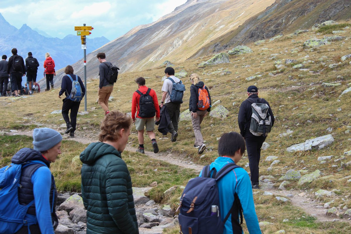 nccrSpin's tweet image. Nothing better to clear one&apos;s head after days of qubit discussions than the fresh air of the Swiss Alps #QuantumHike #SpinQubit5 #Pontresina2022