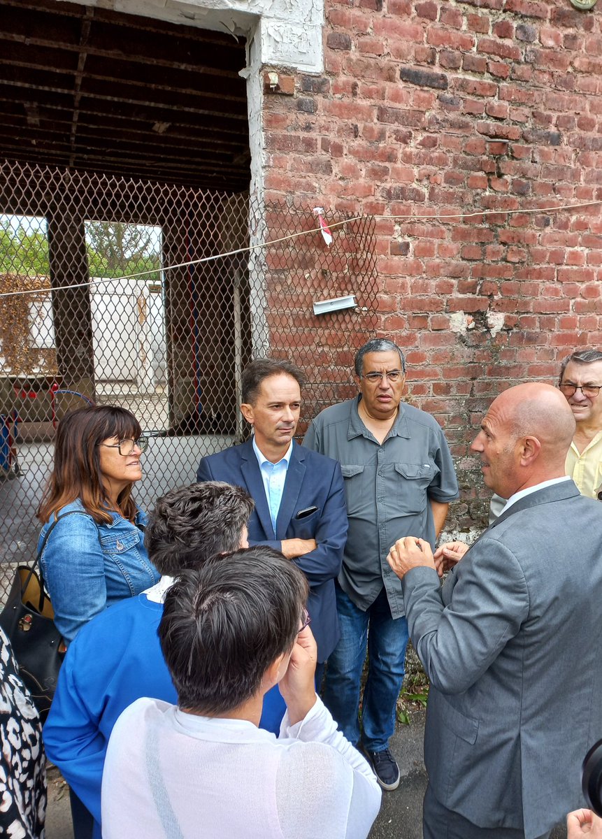 maisonsetcites's tweet image. Nous visitons aujourd'hui le chantier de réhabilitation @AnruOfficiel de la cité 12, à @VilleDeLens. 49 #logements sont en cours de travaux @Prefet62 @AggloLensLievin @ActionLogement @BanqueDesTerr