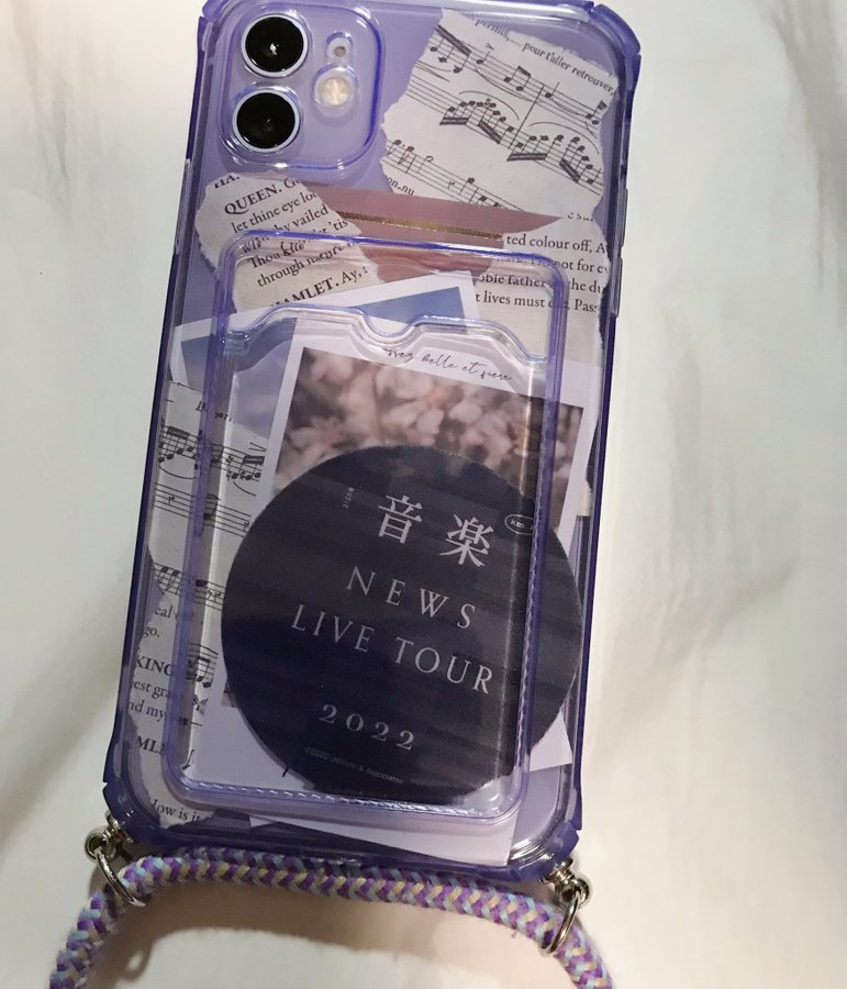 スマホにステッカーを挟むのはダサい 男がやるとダメ やり方やステッカーがずれる時の対策も解説 オタクとおしゃれの違いは Kikiのスタジオ