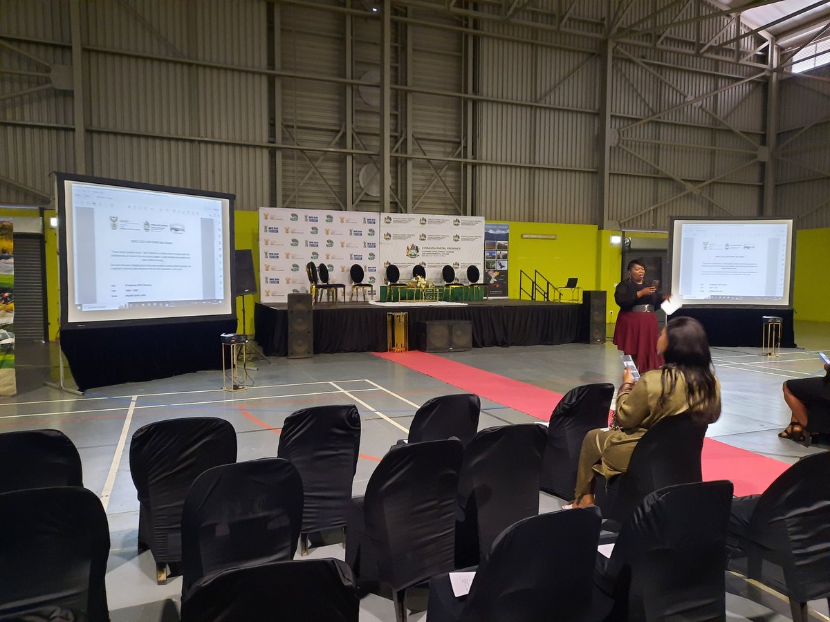 Phewa1's tweet photo. Service Excellence Round Table @Bergville. 

Time is very important. 
TIME MANAGEMENT so to say, 
commence on time &amp; finish. 

As you see guest speakers have not arrived YET because of tyre puncher.  LIES, LIES  LIES AND MORE LIES. 🤣🤣🤣

Lapho bona sebephuze ngisho itiye. https://t.co/2E7NAc4tXV