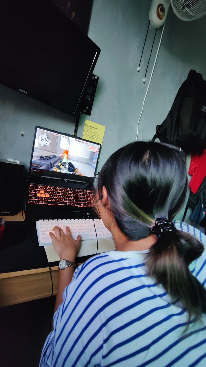 noycantos's tweet photo. Jaf playing valo is the funniest shit I've ever seen 🤣 https://t.co/tdO4NeyJ3g