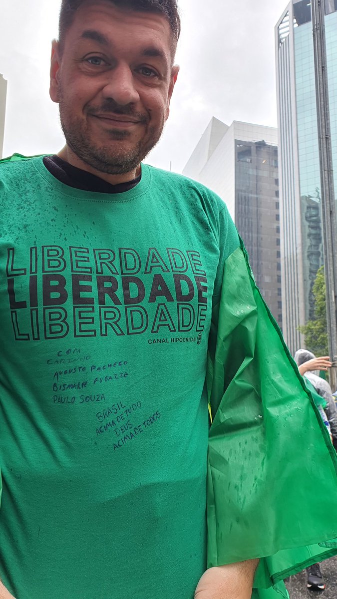 ASeibitz's tweet photo. @CanalHipocritas Curitibana e Gaúcho na AV. Paulista... https://t.co/KFpc4jtqNv