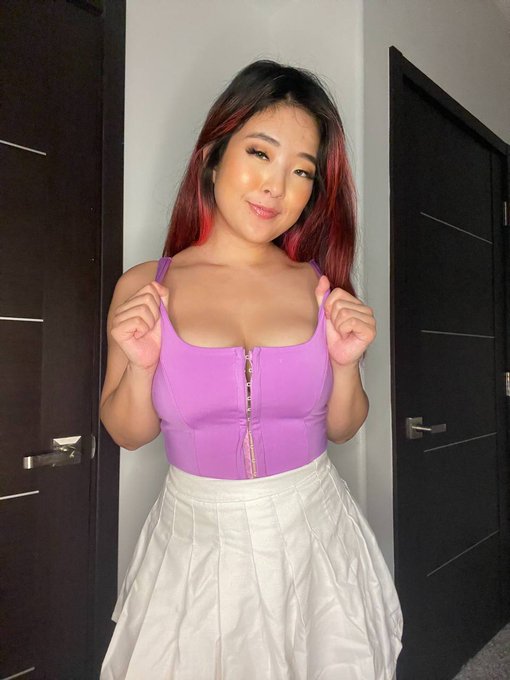 POV: we're on our first date and I give you this look 😏 https://t.co/Yx85DKklTz