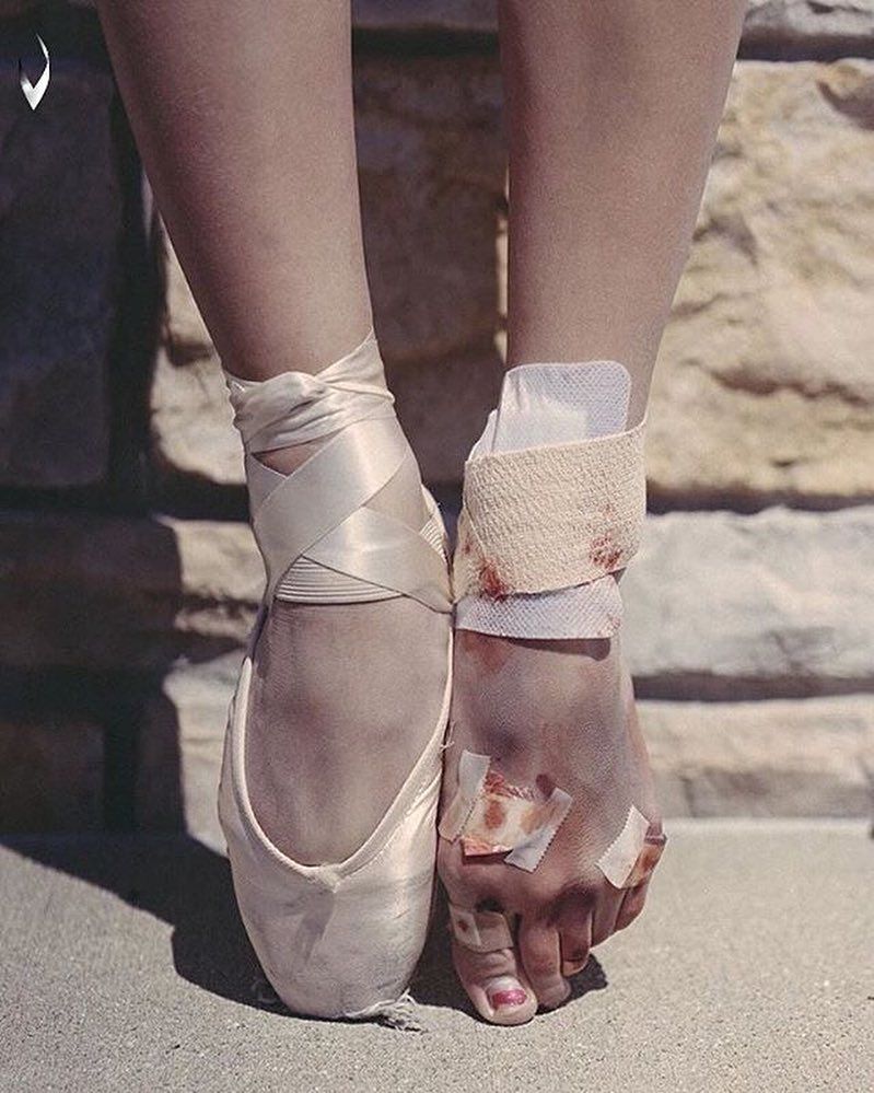 DavidMeadeLive's tweet photo. Tough day? Remember...
"In life, as in dance, grace glides on blistered feet"
๐From 'The Obstacle Is The Way': https://t.co/pn5h2V74OZ
#DavidMeade
#Keynote #Psychology #Motivation
#Persuasion #Mindset #HighPerformance https://t.co/8v8TY11l1c