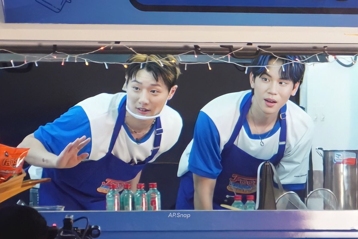 ApSnap10X's tweet photo. อาตี๋กับเจ้าเปามากกกน่ารัก x100 ❤️❤️
#FoodTruckBattleSS2
#foodtruckbattless2xWoodz
#FoodTruckBattleSS2xPREM
#prem_space https://t.co/pUEfocSRHl