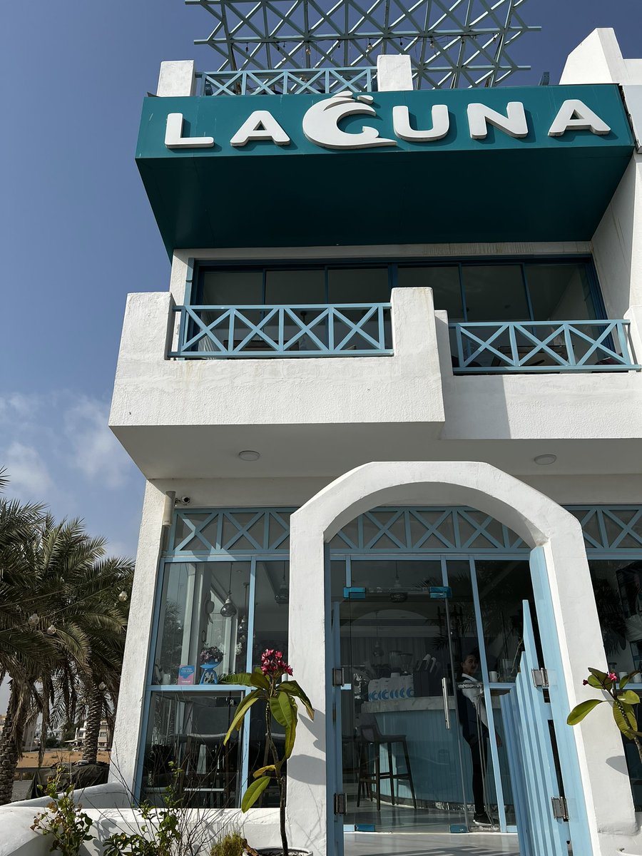 الأمان أولاً، ثم بقيّة المشاعر.💙