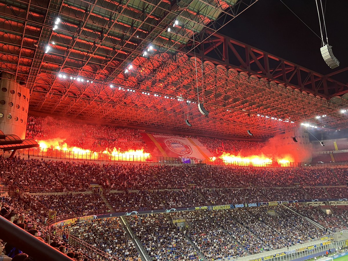 juanbudiman's tweet photo. Bayern Munich away at San Siro. 
Different level. 
#UCL22 https://t.co/YkPhBd8ZIr