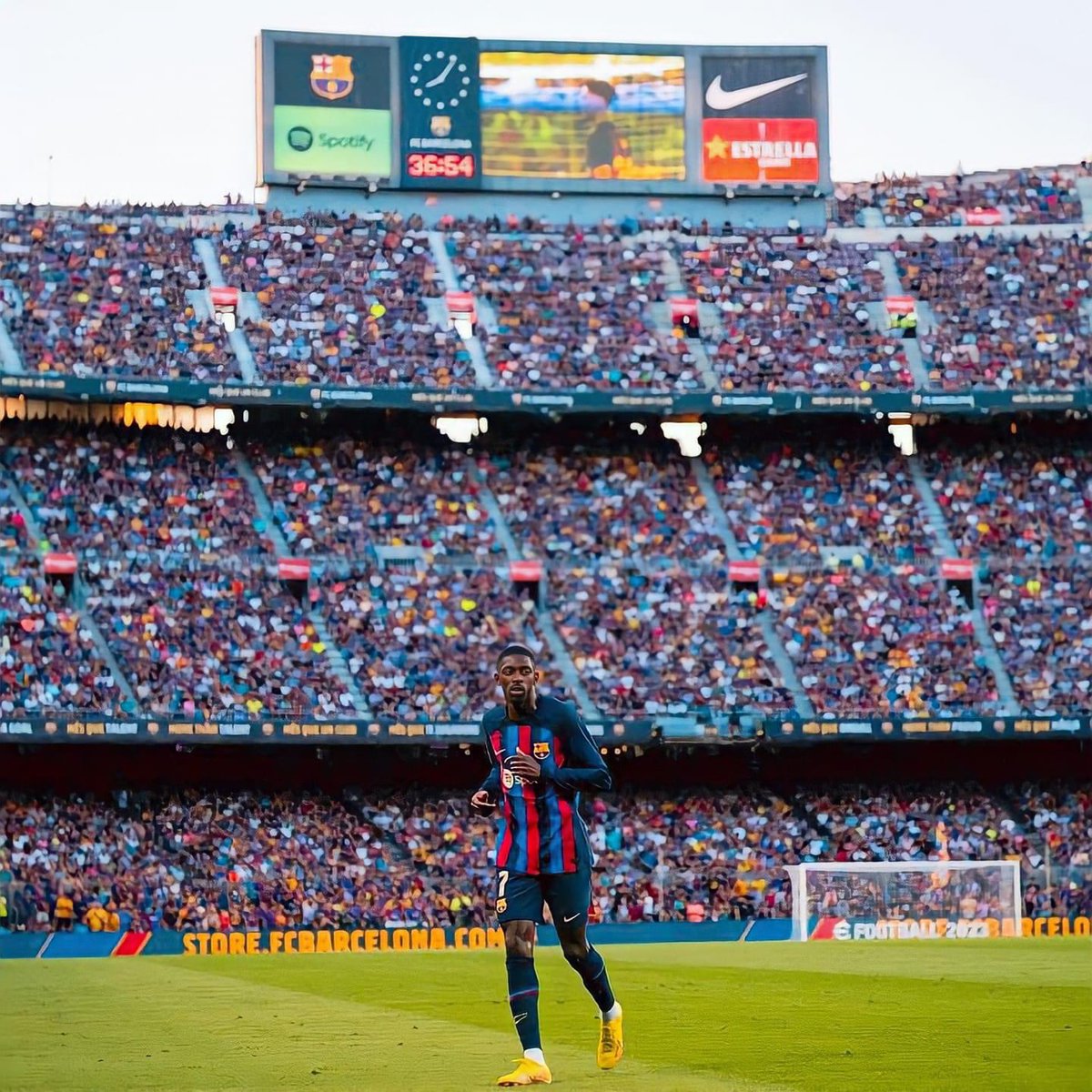 iamsamit7's tweet photo. Xavi Hernandez Thank you very much,Last one year and this ongoing season you just doing well,hope we will win @ChampionsLeague  this season, I never saw @dembouz 's this version,thank you @FCBarcelona  Visça EL Barça #ForcaBarca https://t.co/8APPLb8SG8