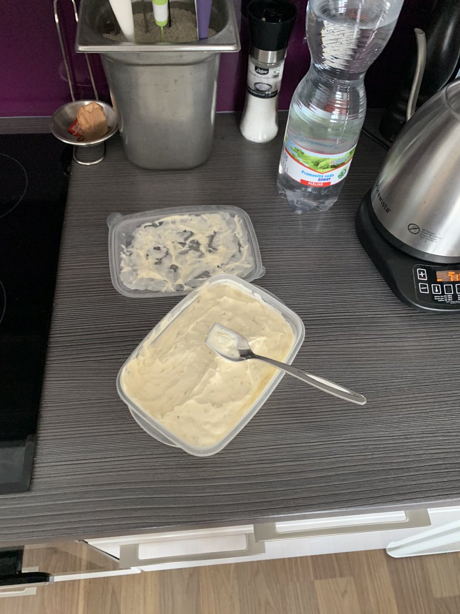 PepanMencl's tweet photo. @panvojtek Tatrka - samotná - moje dnešní snídaně. A musíš hodně hodně hodně 🤣 https://t.co/sRpW4titNa