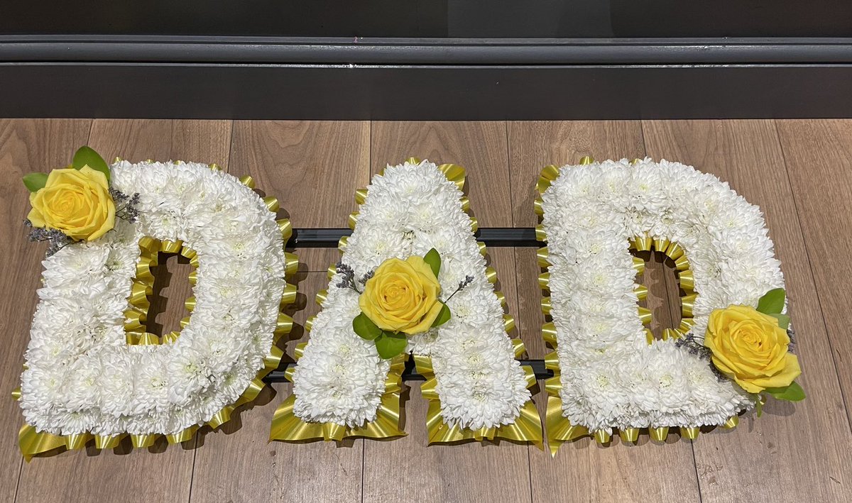 StemsOf's tweet photo. Dad tribute with just a single Rose on each letter, complimented by a buttonhole for each of the direct family members to wear on his final farewell.
Call 📞 07521 911 432
#stemsoftaunton
#tauntonpreimerflorist
#goodfloristguide
#shoplocal
#funeralflowers https://t.co/tZnsvJuT5l