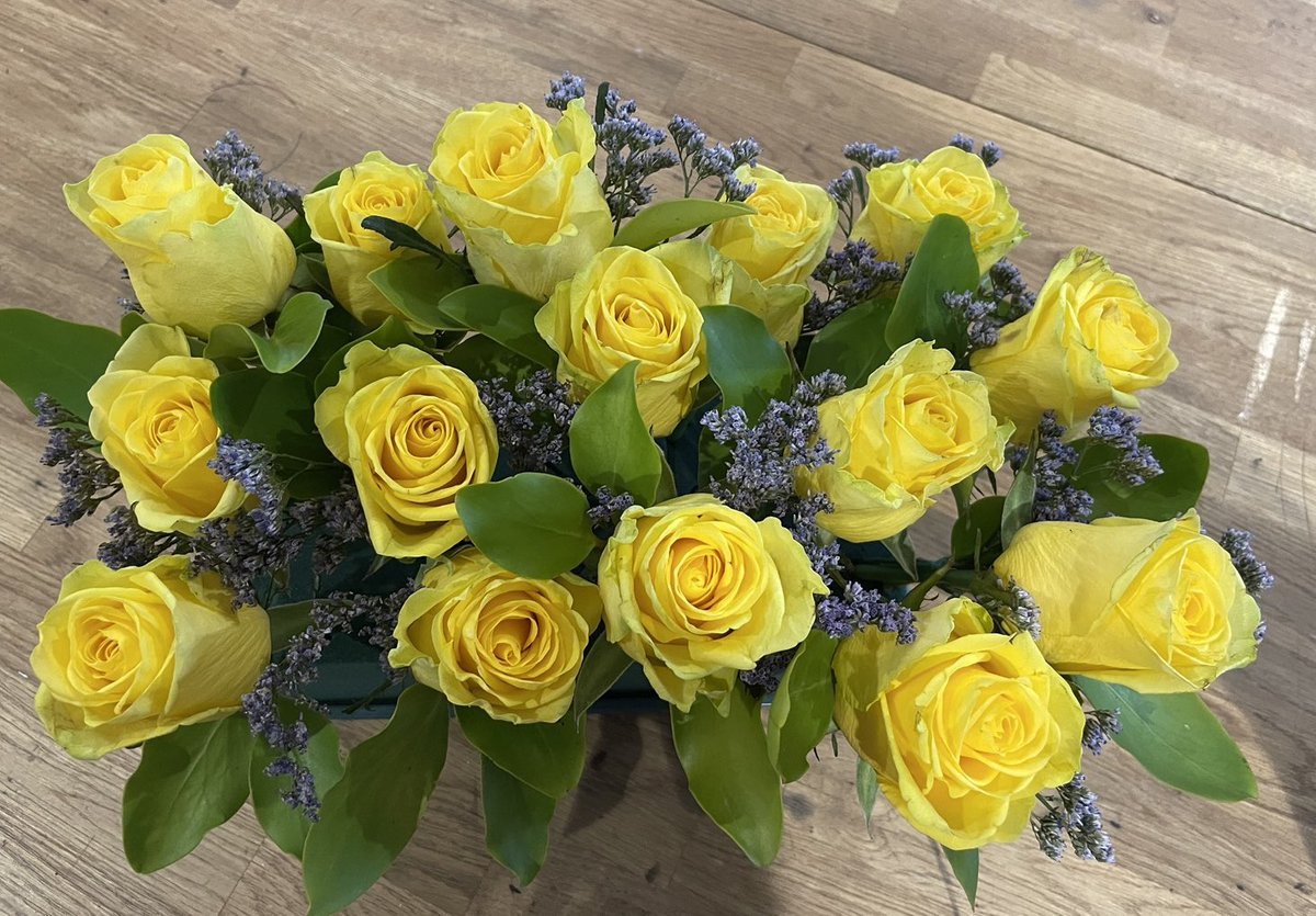 StemsOf's tweet photo. Dad tribute with just a single Rose on each letter, complimented by a buttonhole for each of the direct family members to wear on his final farewell.
Call 📞 07521 911 432
#stemsoftaunton
#tauntonpreimerflorist
#goodfloristguide
#shoplocal
#funeralflowers https://t.co/tZnsvJuT5l