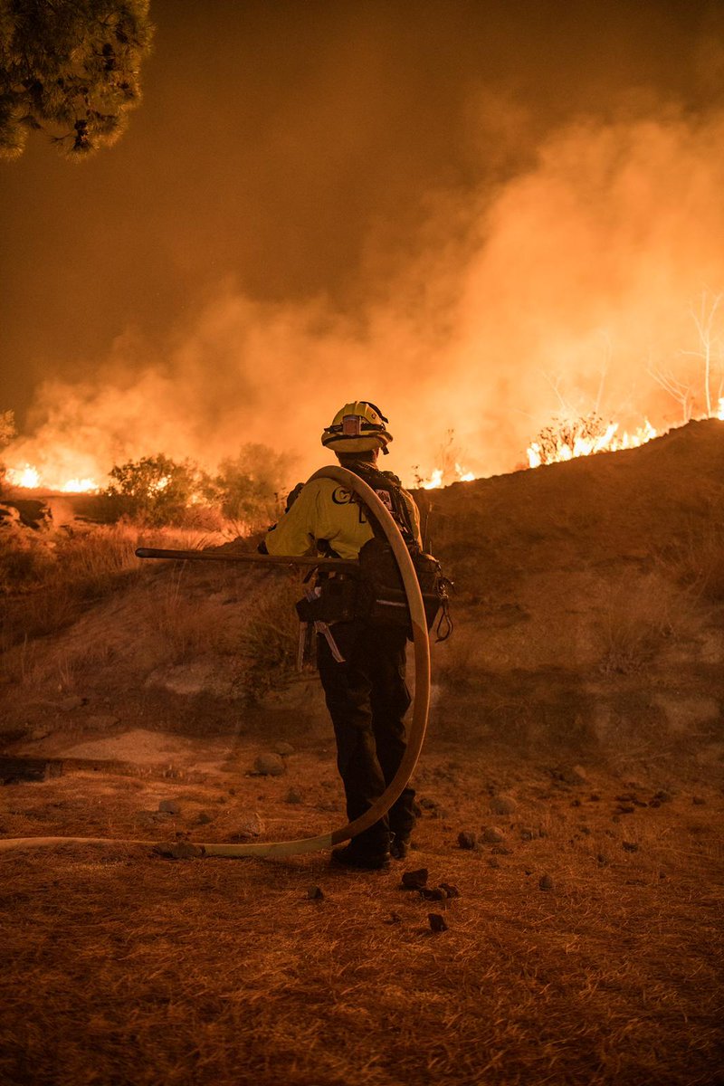 #FairviewFire [UPDATE] 10:30 p.m. - The fire is 19,377 acres and 5% contained.